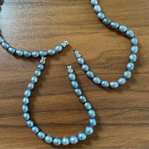 HOST PICK⭐️Purple Pearl necklace & Bracelet set 🤍🤍 Handcrafted Quality ✨ - Picture 3 of 6